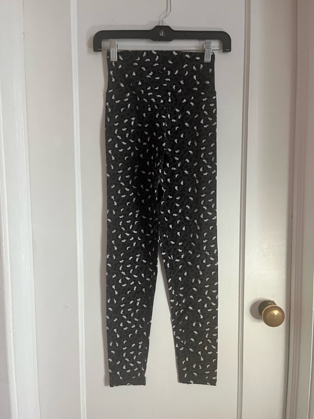 Aerie Real Me High Waisted Crossover Legging in Leopard Print (Long)